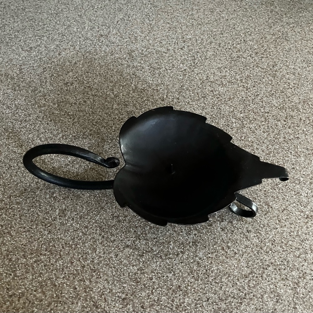 Black Leaf-Shaped Metal Candle Holder